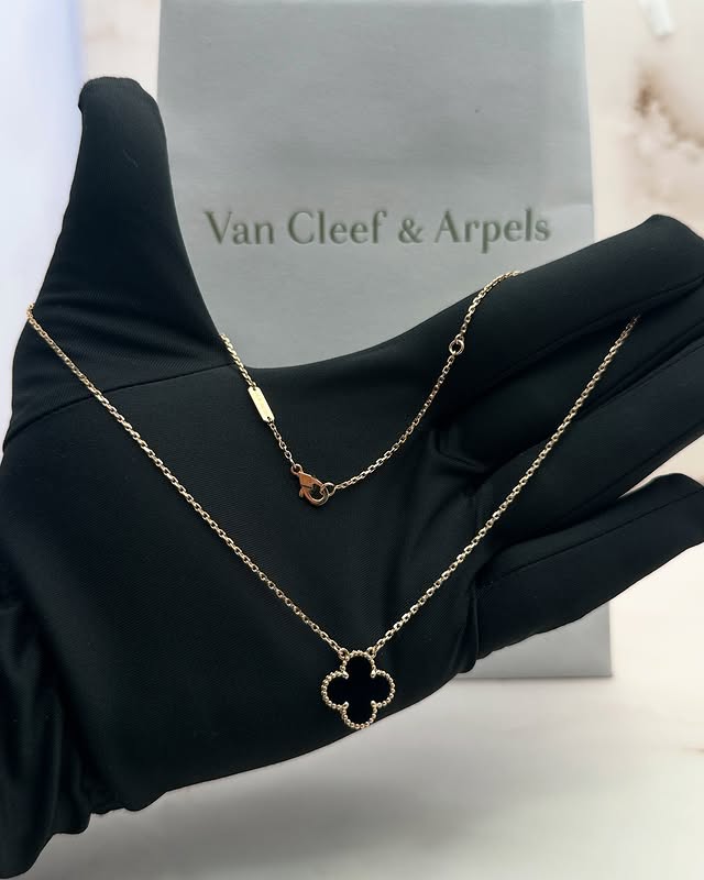 van cleef 18k gold necklace